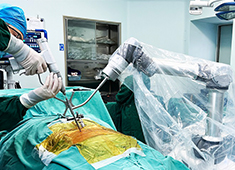 骨科手术机器人辅助置钉与徒手置钉的区别在哪里
